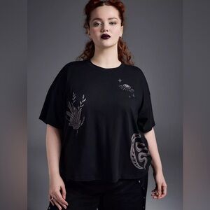 TORRID Black Graphic Short Sleeve Women’s Tee